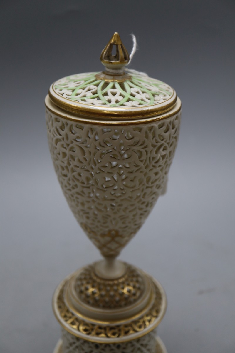 A Worcester reticulated pedestal vase and cover, height 28cm, unmarked